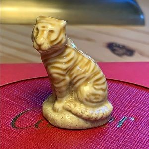 Wade England ceramic porcelain figurine antique